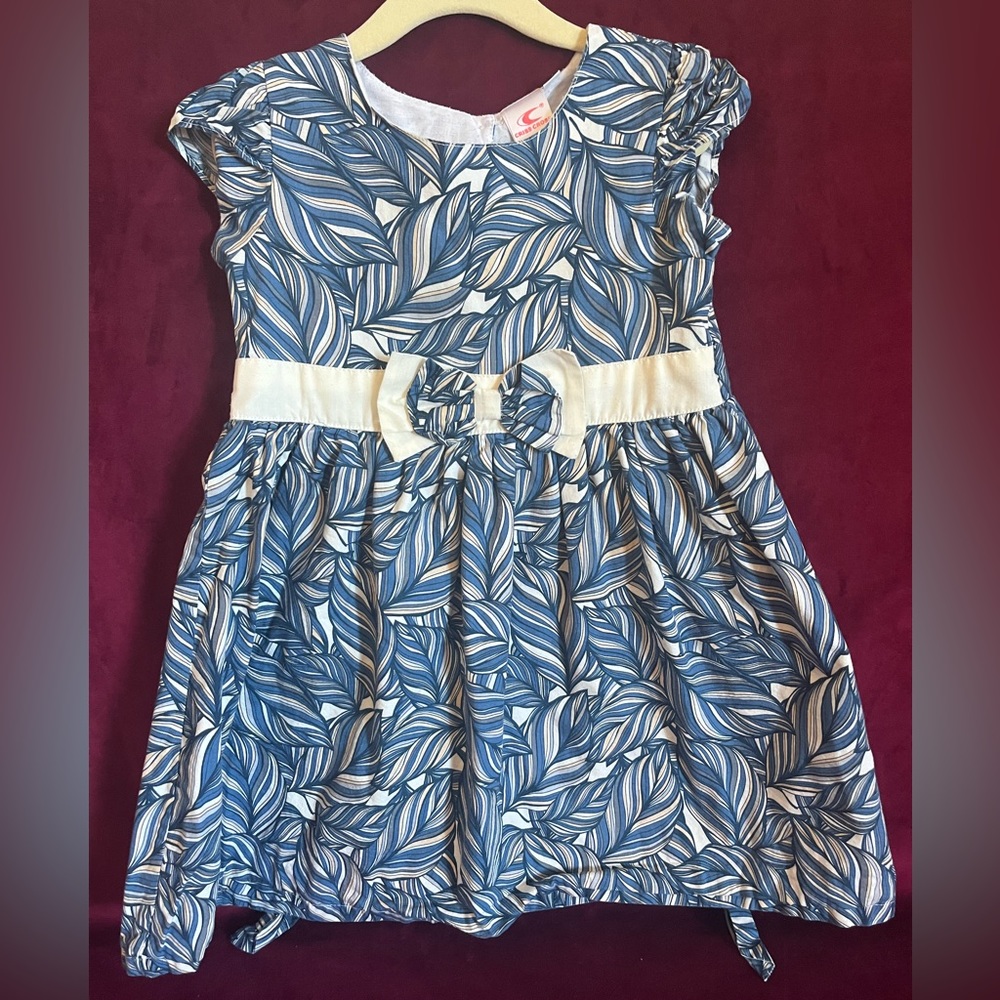 2T Blue and Cream swirl/floral dress. Like new